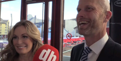 De lever av å tipse andre, men bruker selv designerklær og bestiller store familiereiser